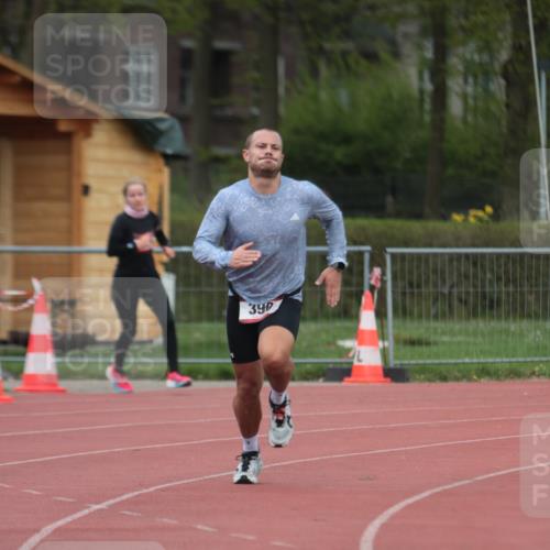 13.04.2025 - Hammer Lauf A. Gomolzig http://msf.ph/oto/7659813 13.04.2025 10:29:51 Ziel 390, 1066 meine-sportfotos.de