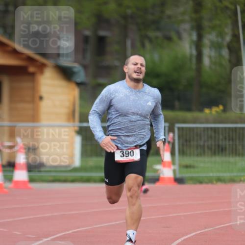 13.04.2025 - Hammer Lauf A. Gomolzig http://msf.ph/oto/7659818 13.04.2025 10:29:52 Ziel 390, 1066 meine-sportfotos.de