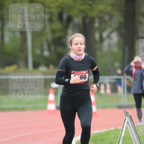 13.04.2025 - Hammer Lauf A. Gomolzig http://msf.ph/oto/7659831 13.04.2025 10:29:57 Ziel 305, 1066 meine-sportfotos.de