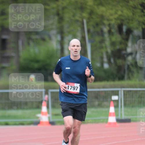 13.04.2025 - Hammer Lauf A. Gomolzig http://msf.ph/oto/7659905 13.04.2025 10:30:41 Ziel 1797 meine-sportfotos.de