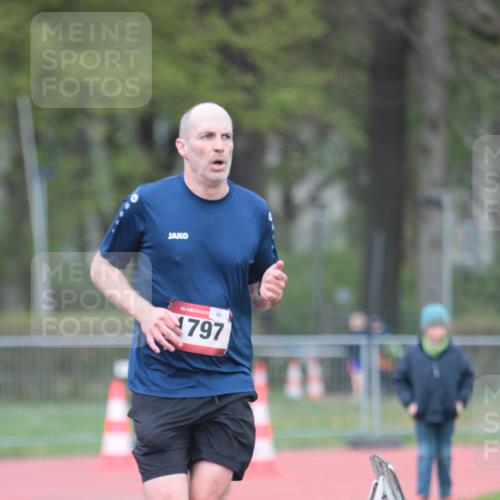 13.04.2025 - Hammer Lauf A. Gomolzig http://msf.ph/oto/7659910 13.04.2025 10:30:43 Ziel 1797 meine-sportfotos.de