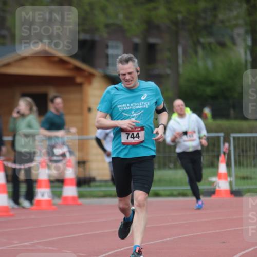 13.04.2025 - Hammer Lauf A. Gomolzig http://msf.ph/oto/7659984 13.04.2025 10:32:20 Ziel 155, 744, 1703, 1902 meine-sportfotos.de