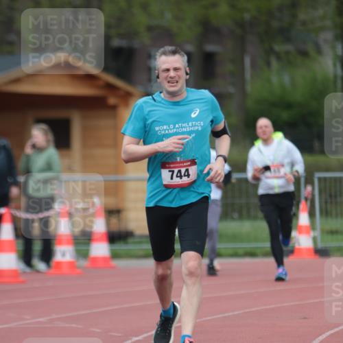 13.04.2025 - Hammer Lauf A. Gomolzig http://msf.ph/oto/7659987 13.04.2025 10:32:20 Ziel 155, 744, 1703, 1902 meine-sportfotos.de