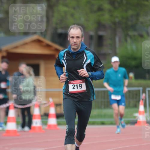 13.04.2025 - Hammer Lauf A. Gomolzig http://msf.ph/oto/7660006 13.04.2025 10:32:37 Ziel 219, 1074, 1809 meine-sportfotos.de
