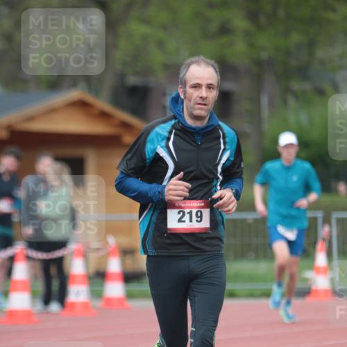 13.04.2025 - Hammer Lauf A. Gomolzig http://msf.ph/oto/7660008 13.04.2025 10:32:37 Ziel 219, 1074, 1809 meine-sportfotos.de