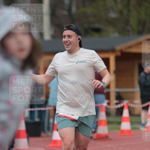13.04.2025 - Hammer Lauf A. Gomolzig http://msf.ph/oto/7660023 13.04.2025 10:32:52 Ziel 189, 766, 982, 1757, 1976 meine-sportfotos.de