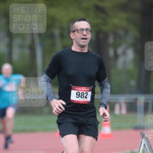 13.04.2025 - Hammer Lauf A. Gomolzig http://msf.ph/oto/7660034 13.04.2025 10:32:57 Ziel 189, 982, 1757, 1976 meine-sportfotos.de