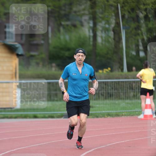 13.04.2025 - Hammer Lauf A. Gomolzig http://msf.ph/oto/7660099 13.04.2025 10:34:06 Ziel 239, 729, 1197, 1286 meine-sportfotos.de