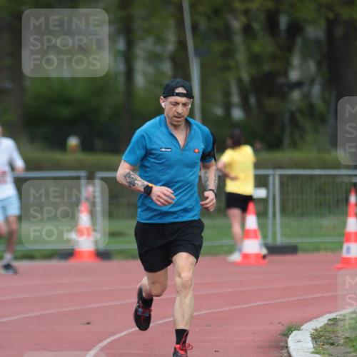 13.04.2025 - Hammer Lauf A. Gomolzig http://msf.ph/oto/7660105 13.04.2025 10:34:07 Ziel 239, 729, 1197, 1286 meine-sportfotos.de