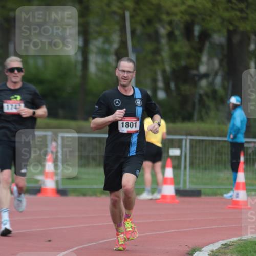 13.04.2025 - Hammer Lauf A. Gomolzig http://msf.ph/oto/7660165 13.04.2025 10:34:33 Ziel 330, 383, 1743, 1801 meine-sportfotos.de