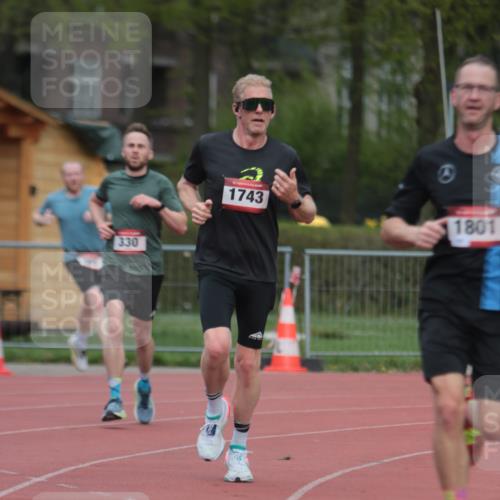 13.04.2025 - Hammer Lauf A. Gomolzig http://msf.ph/oto/7660168 13.04.2025 10:34:34 Ziel 330, 383, 1743, 1801 meine-sportfotos.de