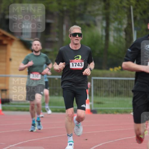 13.04.2025 - Hammer Lauf A. Gomolzig http://msf.ph/oto/7660170 13.04.2025 10:34:34 Ziel 330, 383, 1743, 1801 meine-sportfotos.de