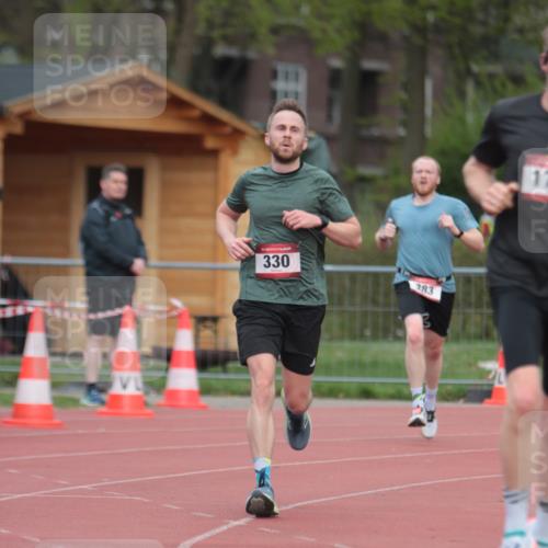 13.04.2025 - Hammer Lauf A. Gomolzig http://msf.ph/oto/7660174 13.04.2025 10:34:35 Ziel 330, 383, 1743, 1801 meine-sportfotos.de