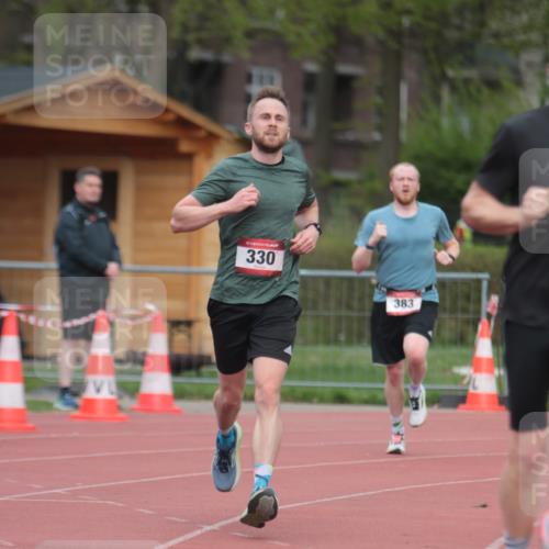 13.04.2025 - Hammer Lauf A. Gomolzig http://msf.ph/oto/7660175 13.04.2025 10:34:36 Ziel 330, 383, 1743 meine-sportfotos.de