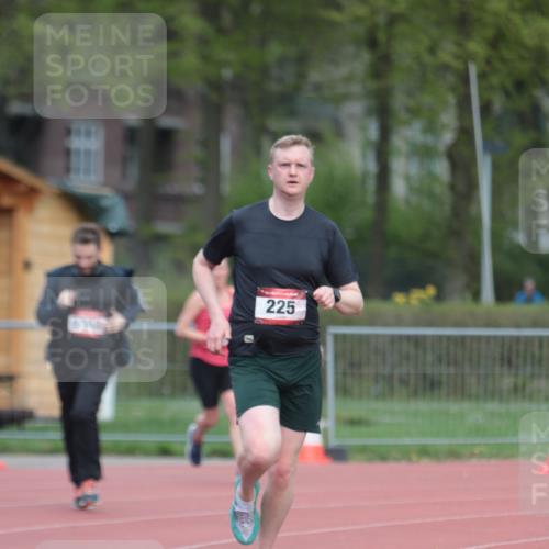 13.04.2025 - Hammer Lauf A. Gomolzig http://msf.ph/oto/7660258 13.04.2025 10:35:31 Ziel 255, 740, 1143, 1944 meine-sportfotos.de
