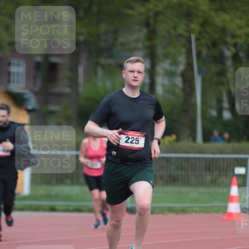 13.04.2025 - Hammer Lauf A. Gomolzig http://msf.ph/oto/7660259 13.04.2025 10:35:32 Ziel 255, 740, 1143, 1944, 1949 meine-sportfotos.de