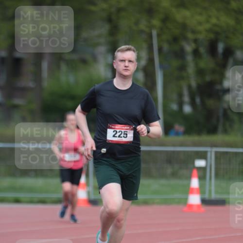 13.04.2025 - Hammer Lauf A. Gomolzig http://msf.ph/oto/7660261 13.04.2025 10:35:32 Ziel 255, 740, 1143, 1944, 1949 meine-sportfotos.de