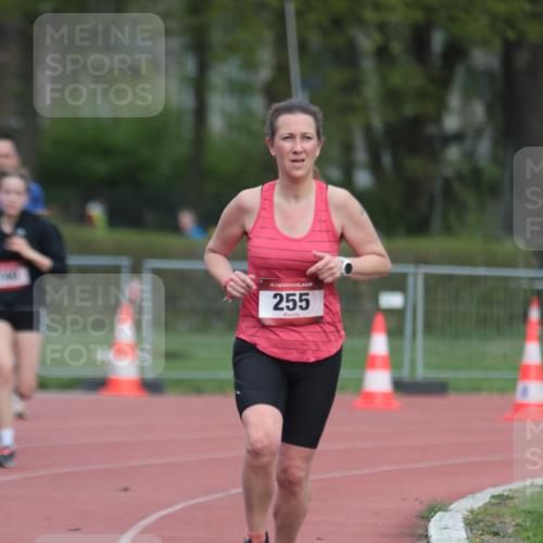 13.04.2025 - Hammer Lauf A. Gomolzig http://msf.ph/oto/7660272 13.04.2025 10:35:36 Ziel 255, 328, 740, 1143, 1944, 1949 meine-sportfotos.de