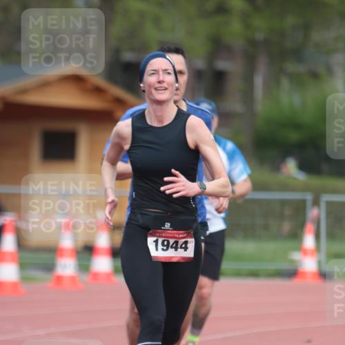 13.04.2025 - Hammer Lauf A. Gomolzig http://msf.ph/oto/7660281 13.04.2025 10:35:40 Ziel 328, 740, 1944, 1949 meine-sportfotos.de