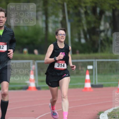 13.04.2025 - Hammer Lauf A. Gomolzig http://msf.ph/oto/7660360 13.04.2025 10:36:42 Ziel 314, 742 meine-sportfotos.de