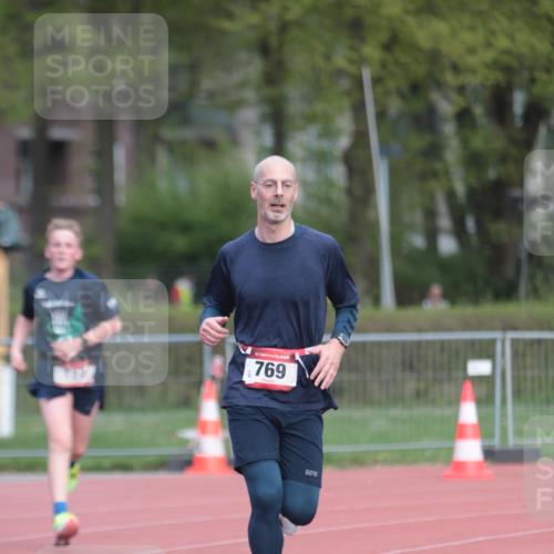 13.04.2025 - Hammer Lauf A. Gomolzig http://msf.ph/oto/7660387 13.04.2025 10:37:01 Ziel 122, 620, 769 meine-sportfotos.de