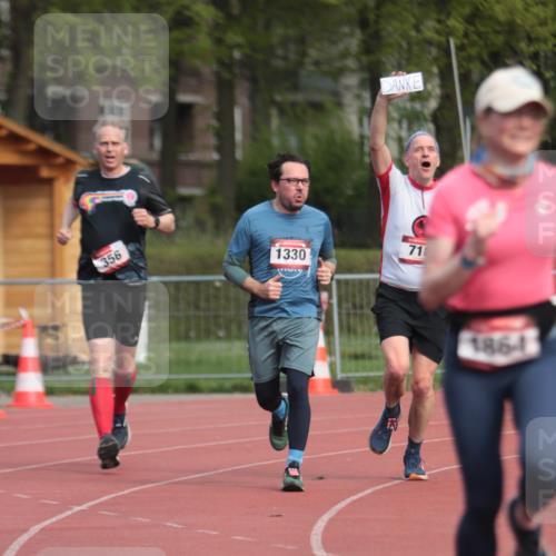 13.04.2025 - Hammer Lauf A. Gomolzig http://msf.ph/oto/7660471 13.04.2025 10:38:02 Ziel 254, 718, 1330, 1864 meine-sportfotos.de