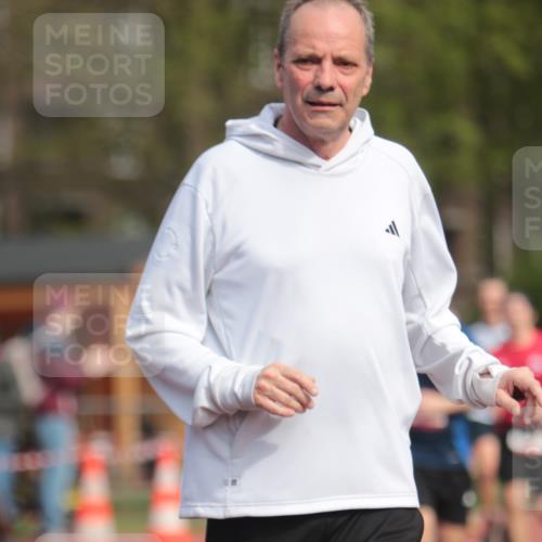 13.04.2025 - Hammer Lauf A. Gomolzig http://msf.ph/oto/7660490 13.04.2025 10:38:09 Ziel 254, 627, 647, 767, 953 meine-sportfotos.de