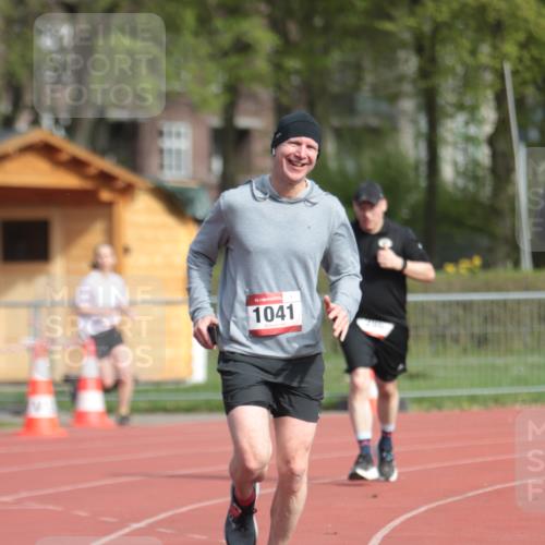 13.04.2025 - Hammer Lauf A. Gomolzig http://msf.ph/oto/7660589 13.04.2025 10:38:49 Ziel 286, 497, 575, 1041, 1857 meine-sportfotos.de