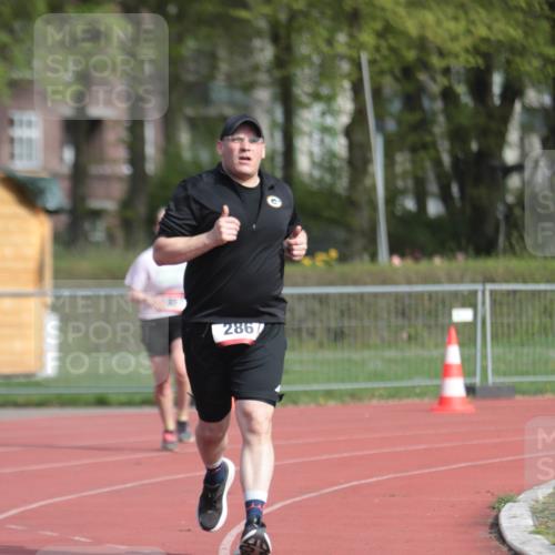 13.04.2025 - Hammer Lauf A. Gomolzig http://msf.ph/oto/7660595 13.04.2025 10:38:52 Ziel 286, 1041, 1857 meine-sportfotos.de