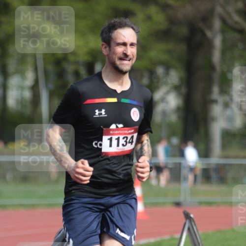 13.04.2025 - Hammer Lauf A. Gomolzig http://msf.ph/oto/7660628 13.04.2025 10:39:04 Ziel 207, 1060 meine-sportfotos.de