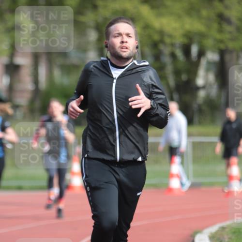 13.04.2025 - Hammer Lauf A. Gomolzig http://msf.ph/oto/7660639 13.04.2025 10:39:12 Ziel 207, 387, 1059, 1060, 1799 meine-sportfotos.de