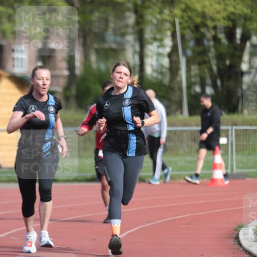 13.04.2025 - Hammer Lauf A. Gomolzig http://msf.ph/oto/7660644 13.04.2025 10:39:14 Ziel 387, 1059, 1060, 1799 meine-sportfotos.de