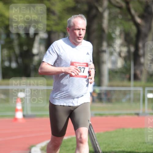 13.04.2025 - Hammer Lauf A. Gomolzig http://msf.ph/oto/7660663 13.04.2025 10:39:22 Ziel 387, 449, 646, 904 meine-sportfotos.de