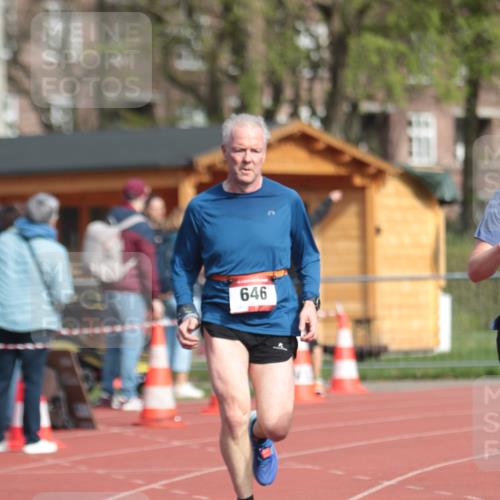 13.04.2025 - Hammer Lauf A. Gomolzig http://msf.ph/oto/7660670 13.04.2025 10:39:26 Ziel 449, 646, 904 meine-sportfotos.de
