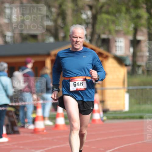 13.04.2025 - Hammer Lauf A. Gomolzig http://msf.ph/oto/7660673 13.04.2025 10:39:27 Ziel 449, 646, 904 meine-sportfotos.de