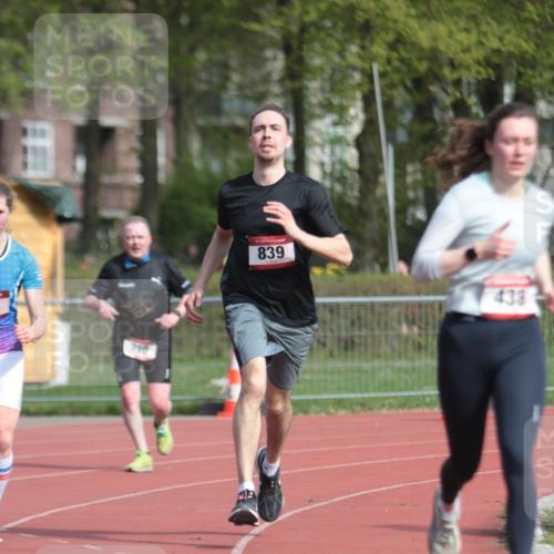13.04.2025 - Hammer Lauf A. Gomolzig http://msf.ph/oto/7660695 13.04.2025 10:39:40 Ziel 210, 438, 824, 839 meine-sportfotos.de