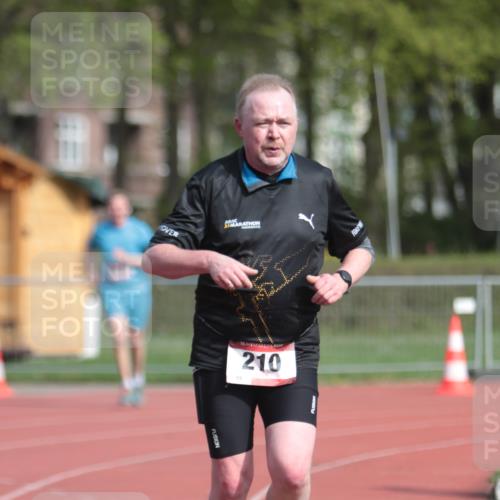 13.04.2025 - Hammer Lauf A. Gomolzig http://msf.ph/oto/7660706 13.04.2025 10:39:46 Ziel 210, 1351, 1938 meine-sportfotos.de