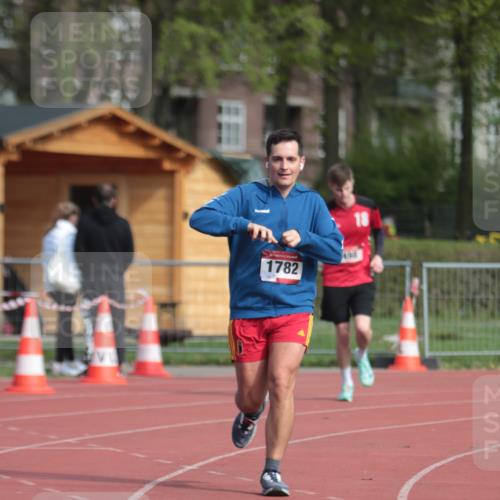 13.04.2025 - Hammer Lauf A. Gomolzig http://msf.ph/oto/7660795 13.04.2025 10:40:43 Ziel 498, 520, 1778, 1782 meine-sportfotos.de