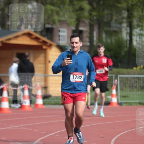 13.04.2025 - Hammer Lauf A. Gomolzig http://msf.ph/oto/7660797 13.04.2025 10:40:44 Ziel 498, 1778, 1782 meine-sportfotos.de