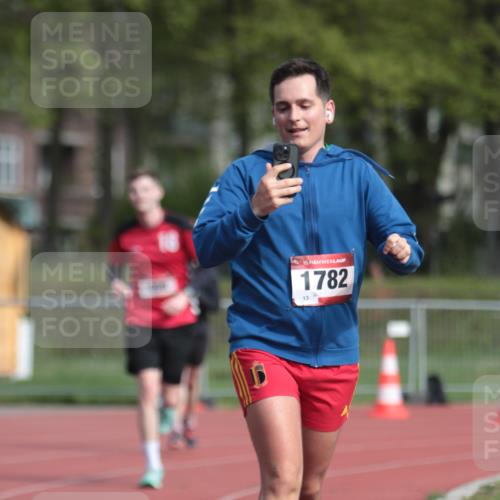 13.04.2025 - Hammer Lauf A. Gomolzig http://msf.ph/oto/7660802 13.04.2025 10:40:45 Ziel 498, 1778, 1782 meine-sportfotos.de