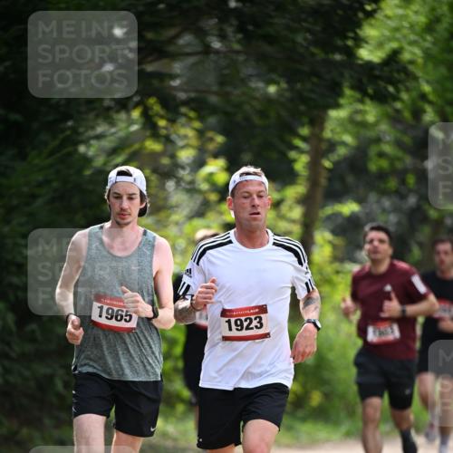 13.04.2025 - Hammer Lauf Dr. Thomas Lammeyer http://msf.ph/oto/7660860 13.04.2025 11:25:03 Laufen 15, 1965, 15, 1923 meine-sportfotos.de