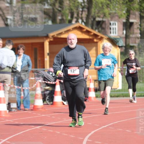 13.04.2025 - Hammer Lauf A. Gomolzig http://msf.ph/oto/7661181 13.04.2025 10:45:27 Ziel 110, 125, 323 meine-sportfotos.de