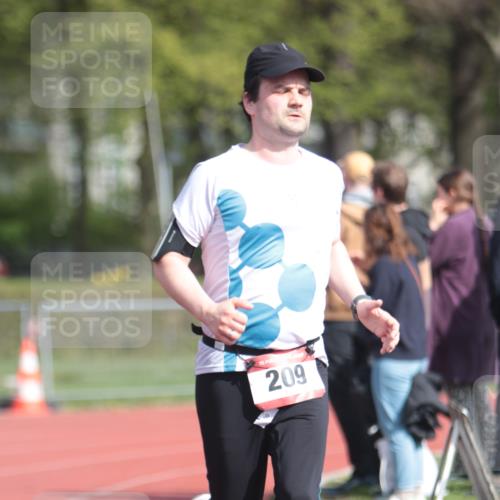 13.04.2025 - Hammer Lauf A. Gomolzig http://msf.ph/oto/7661203 13.04.2025 10:45:39 Ziel 209, 573, 1069 meine-sportfotos.de