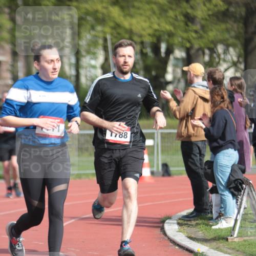 13.04.2025 - Hammer Lauf A. Gomolzig http://msf.ph/oto/7661276 13.04.2025 10:46:34 Ziel 568, 715, 1095, 1111, 1271, 1788 meine-sportfotos.de