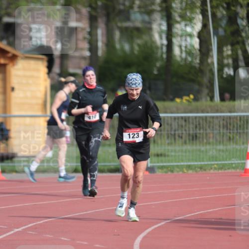 13.04.2025 - Hammer Lauf A. Gomolzig http://msf.ph/oto/7661308 13.04.2025 10:46:48 Ziel 123, 410 meine-sportfotos.de