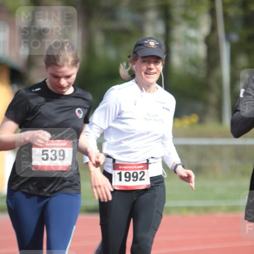 13.04.2025 - Hammer Lauf A. Gomolzig http://msf.ph/oto/7661350 13.04.2025 10:47:08 Ziel 149, 539, 1992, 1993 meine-sportfotos.de