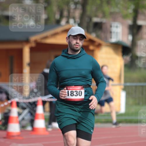 13.04.2025 - Hammer Lauf A. Gomolzig http://msf.ph/oto/7661438 13.04.2025 10:48:25 Ziel 472, 1830, 1932 meine-sportfotos.de
