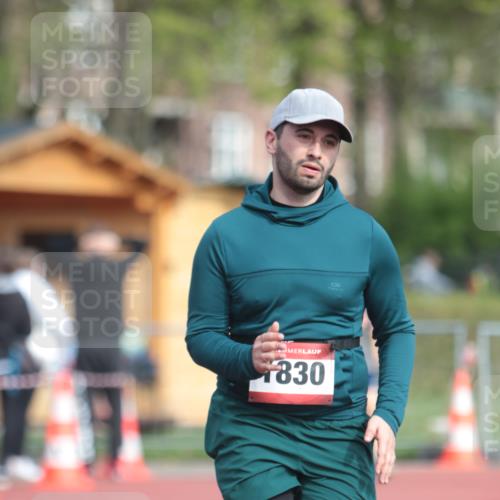 13.04.2025 - Hammer Lauf A. Gomolzig http://msf.ph/oto/7661441 13.04.2025 10:48:25 Ziel 472, 1830, 1932 meine-sportfotos.de
