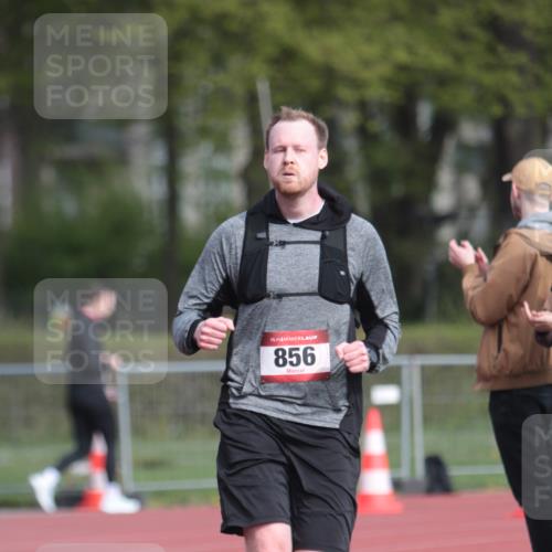13.04.2025 - Hammer Lauf A. Gomolzig http://msf.ph/oto/7661478 13.04.2025 10:49:08 Ziel 856, 1732 meine-sportfotos.de