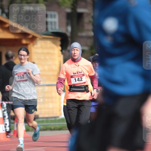 13.04.2025 - Hammer Lauf A. Gomolzig http://msf.ph/oto/7661508 13.04.2025 10:49:35 Ziel 142, 551, 726, 753, 895 meine-sportfotos.de